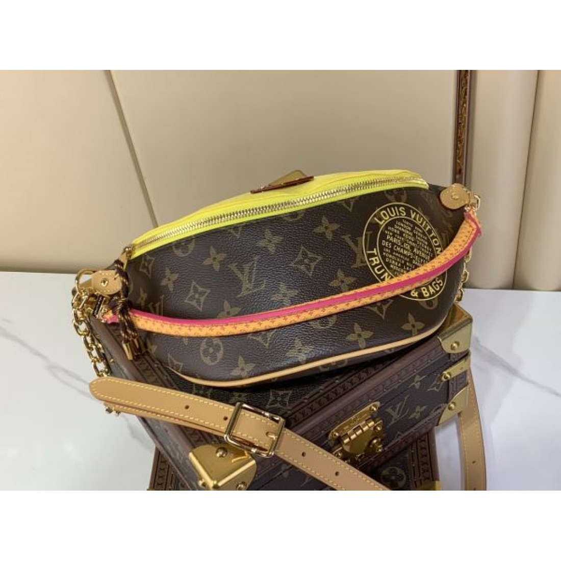 カラーミックス スポーティーモード コーデ映え LOUIS VUITTON ルイヴィトン コピー ウエストバッグ