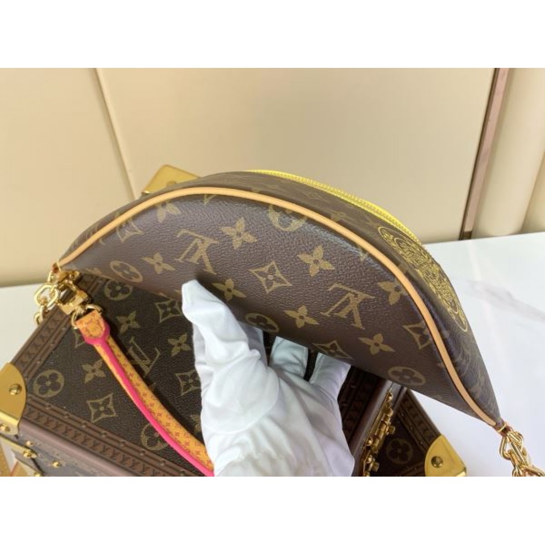 カラーミックス スポーティーモード コーデ映え LOUIS VUITTON ルイヴィトン コピー ウエストバッグ