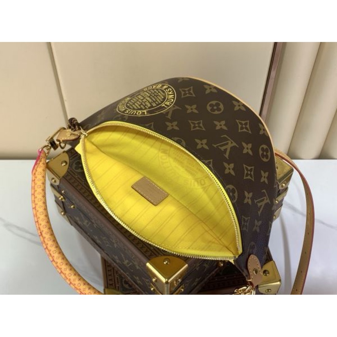 カラーミックス スポーティーモード コーデ映え LOUIS VUITTON ルイヴィトン コピー ウエストバッグ