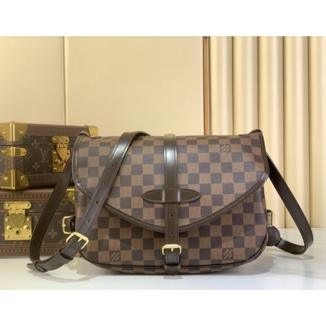 ダミエ柄 今季イチオシ 人気上昇中 LOUIS VUITTON ルイヴィトン コピー メッセンジャーバッグ 話題作