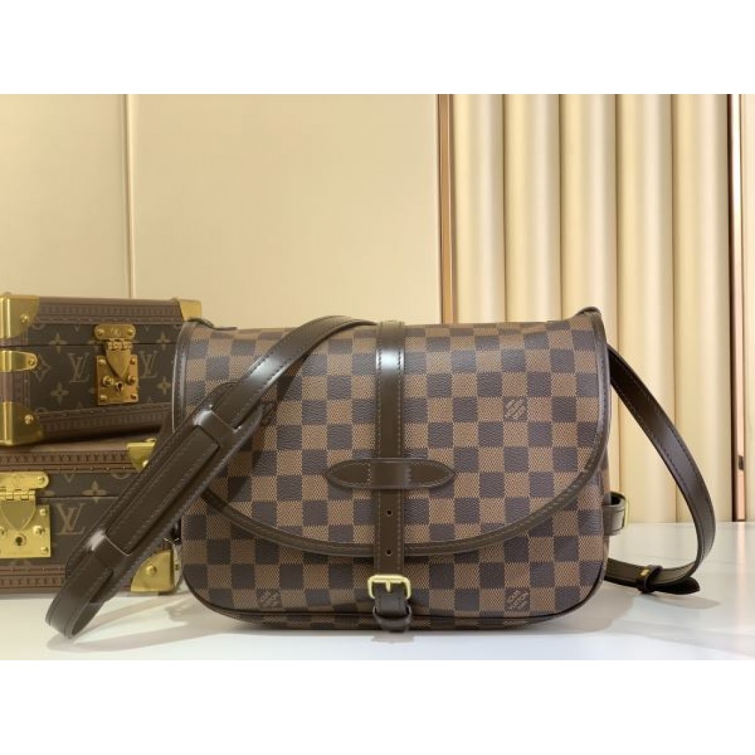 ダミエ柄 今季イチオシ 人気上昇中 LOUIS VUITTON ルイヴィトン コピー メッセンジャーバッグ 話題作