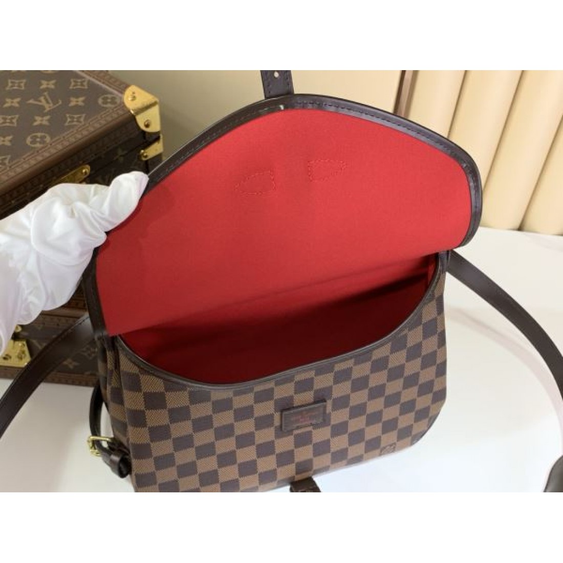 ダミエ柄 今季イチオシ 人気上昇中 LOUIS VUITTON ルイヴィトン コピー メッセンジャーバッグ 話題作