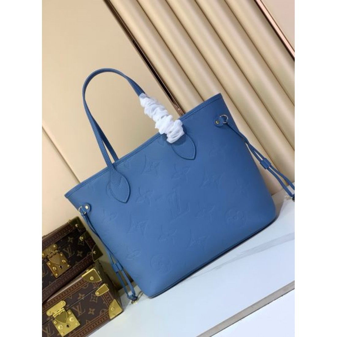 モノグラム型押し 注目アイテム 好評ライン LOUIS VUITTON ルイヴィトン コピー トートバッグ