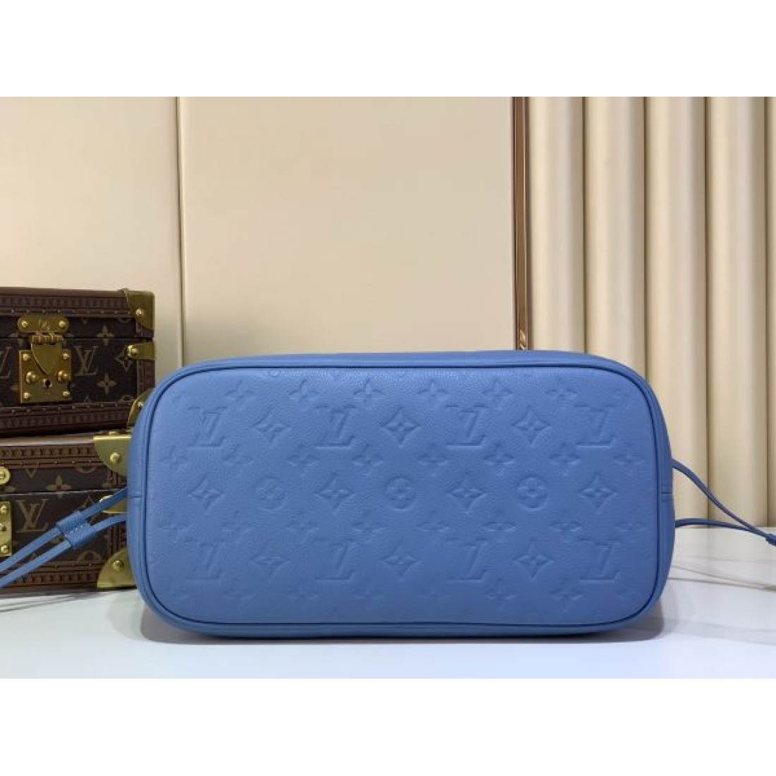 モノグラム型押し 注目アイテム 好評ライン LOUIS VUITTON ルイヴィトン コピー トートバッグ