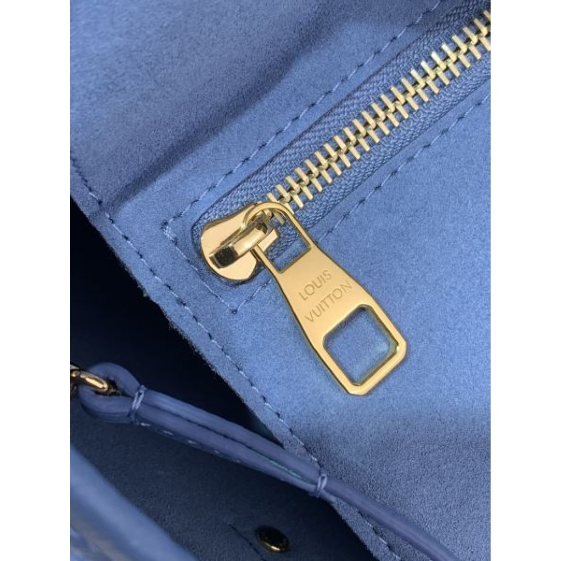 モノグラム型押し 注目アイテム 好評ライン LOUIS VUITTON ルイヴィトン コピー トートバッグ