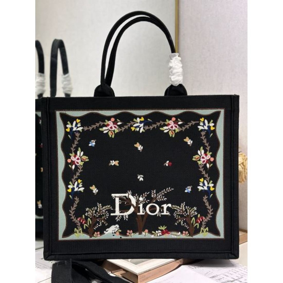ガーデンモチーフ モノトーン仕上げ 華やかな存在感 DIOR ディオール コピー ラージバッグ お出かけ向け