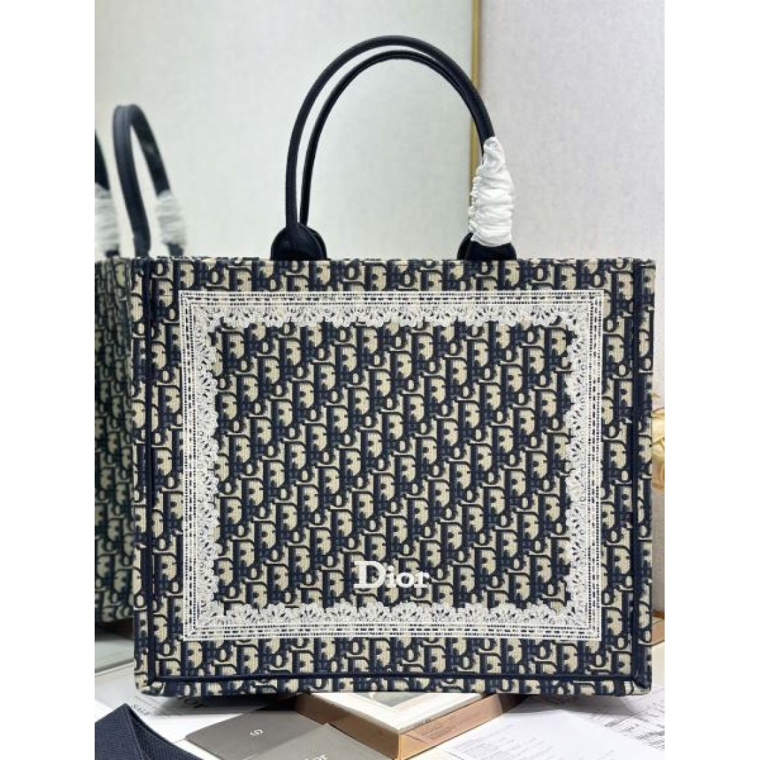 モノグラム柄 シックな雰囲気 人気モデル DIOR ディオール コピー キャンバスバッグ デイリースタイル