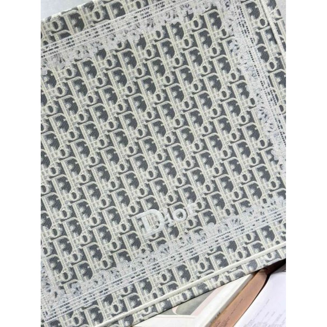 モノグラムデザイン 落ち着いたカラー 人気アイテム DIOR ディオール コピー キャンバスバッグ 実用的スタイル