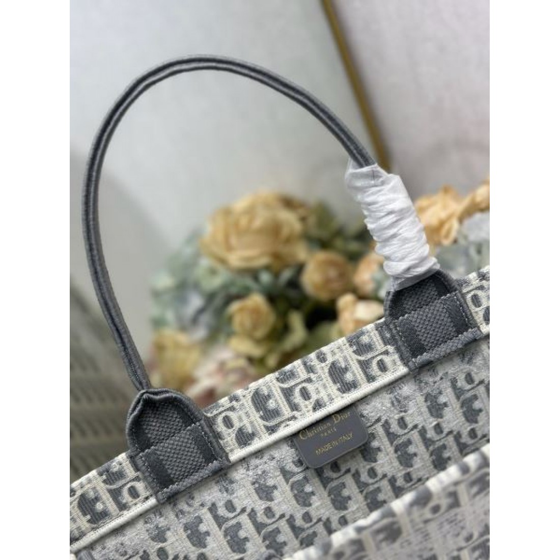 モノグラムデザイン 落ち着いたカラー 人気アイテム DIOR ディオール コピー キャンバスバッグ 実用的スタイル