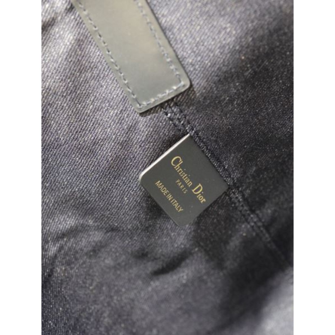 ネイビーカラー エンボスデザイン ポーチ付き 上品スタイル DIOR ディオール コピー トートバッグ 大容量モデル