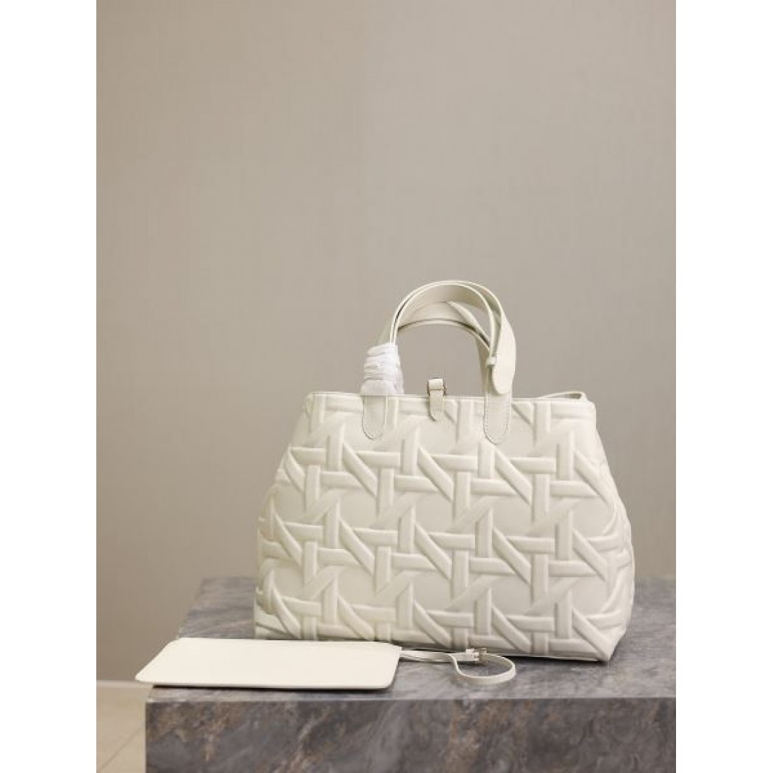 2026新作 軽量トート シンプルデザイン デイリーコーデ DIOR ディオール コピー ハンドバッグ 実用的スタイル