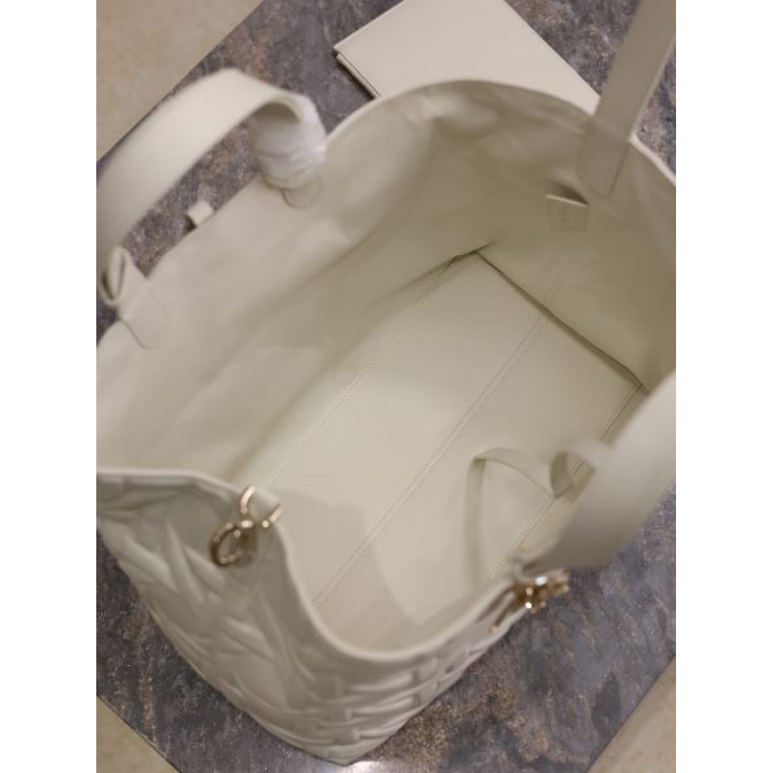 2026新作 軽量トート シンプルデザイン デイリーコーデ DIOR ディオール コピー ハンドバッグ 実用的スタイル