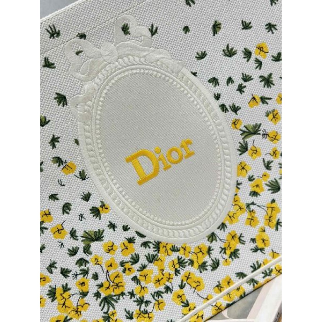 フローラルデザイン エレガントムード デイリーユース DIOR ディオール コピー キャンバストートバッグ 注目アイテム