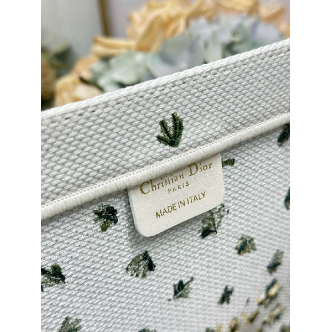 フローラルデザイン エレガントムード デイリーユース DIOR ディオール コピー キャンバストートバッグ 注目アイテム