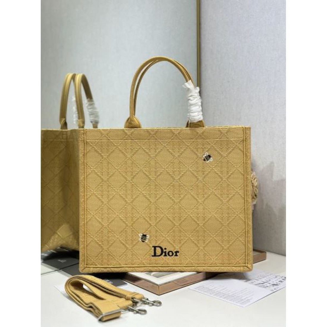 ロゴデザイン ジャカード素材 大人コーデ 高級感 DIOR ディオール コピー ラージトートバッグ カジュアルスタイル