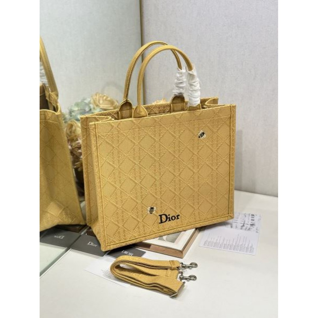 ロゴデザイン ジャカード素材 大人コーデ 高級感 DIOR ディオール コピー ラージトートバッグ カジュアルスタイル