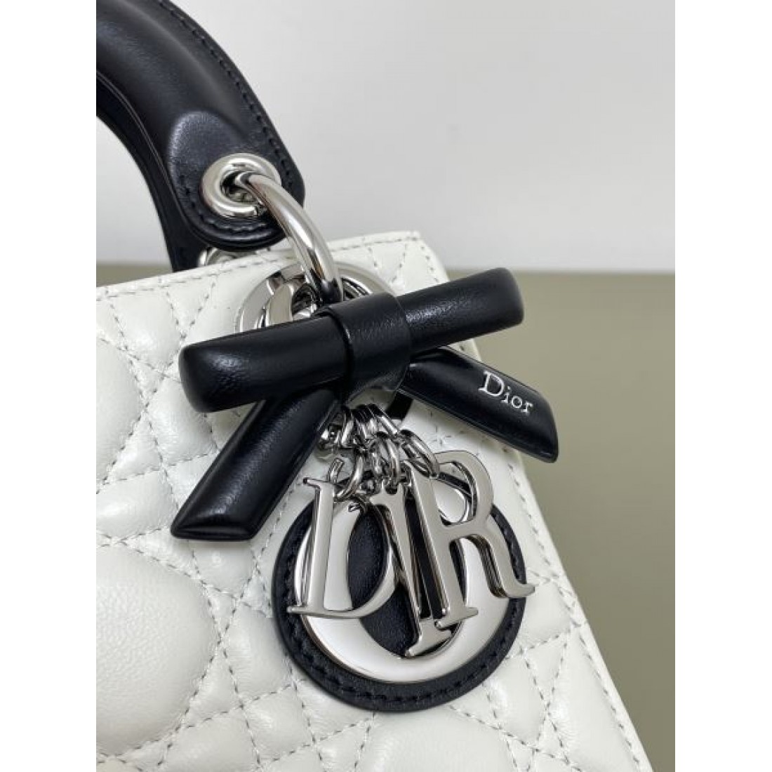 ミニサイズ ショルダー対応 エレガントムード 上品ファッション DIOR ディオール コピー レディースバッグ 着回し