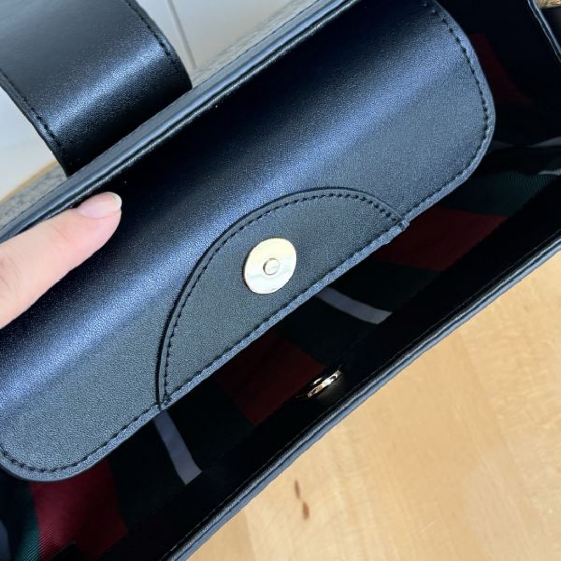 GGキャンバス ハンドバッグ 2026新作 ゴールド金具 GUCCI グッチ コピー バッグ 2WAY対応 きちんと感ある通勤おしゃれ