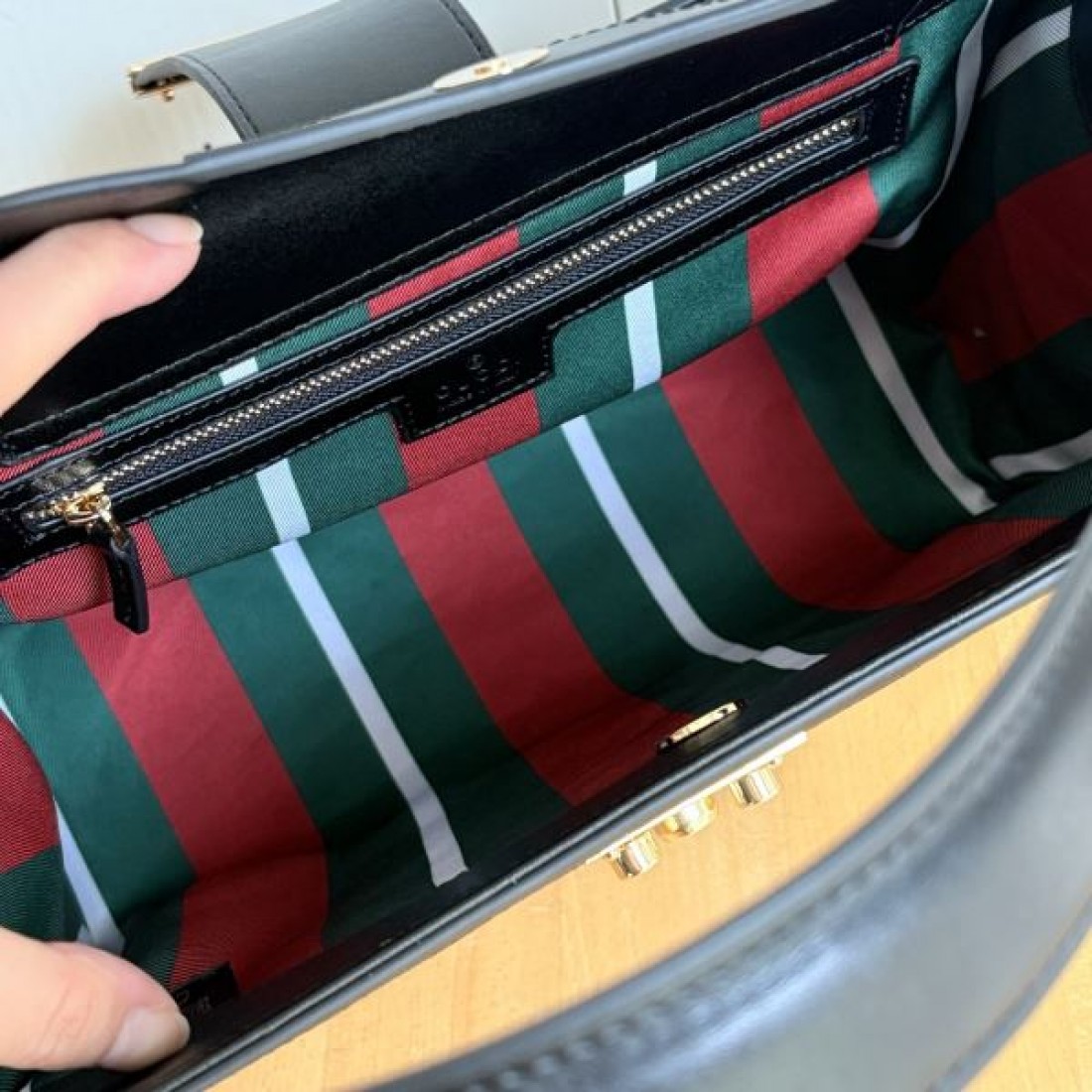 GGキャンバス ハンドバッグ 2026新作 ゴールド金具 GUCCI グッチ コピー バッグ 2WAY対応 きちんと感ある通勤おしゃれ