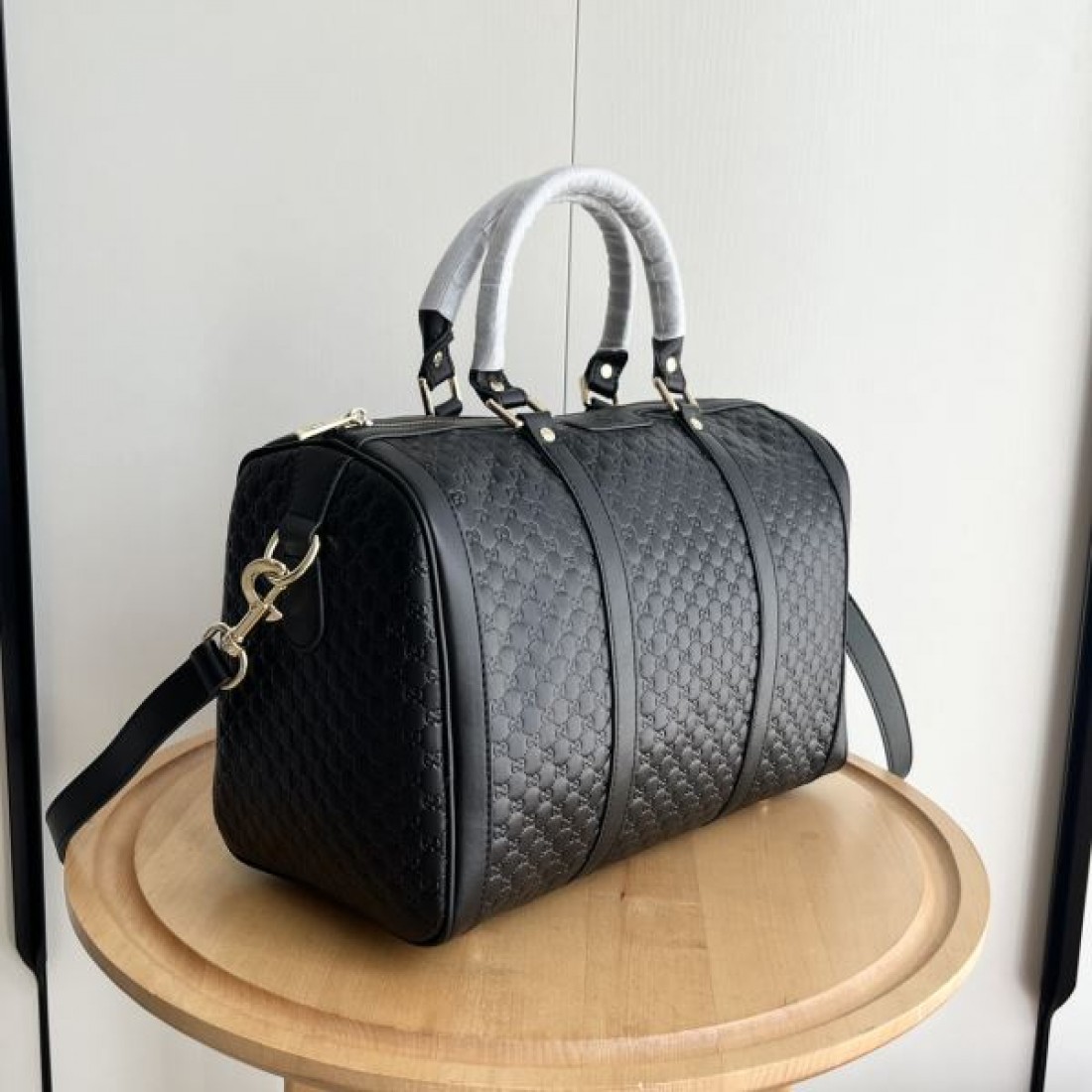 2WAYハンドバッグ ラウンドフォルム 大容量収納 GUCCI グッチ コピー バッグ ユニセックス対応 高見えカジュアル人気モデル