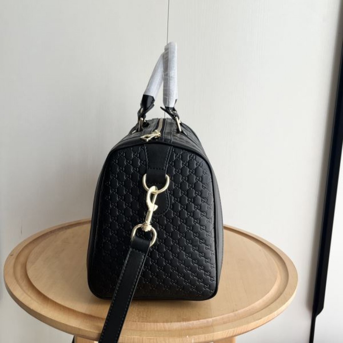 2WAYハンドバッグ ラウンドフォルム 大容量収納 GUCCI グッチ コピー バッグ ユニセックス対応 高見えカジュアル人気モデル