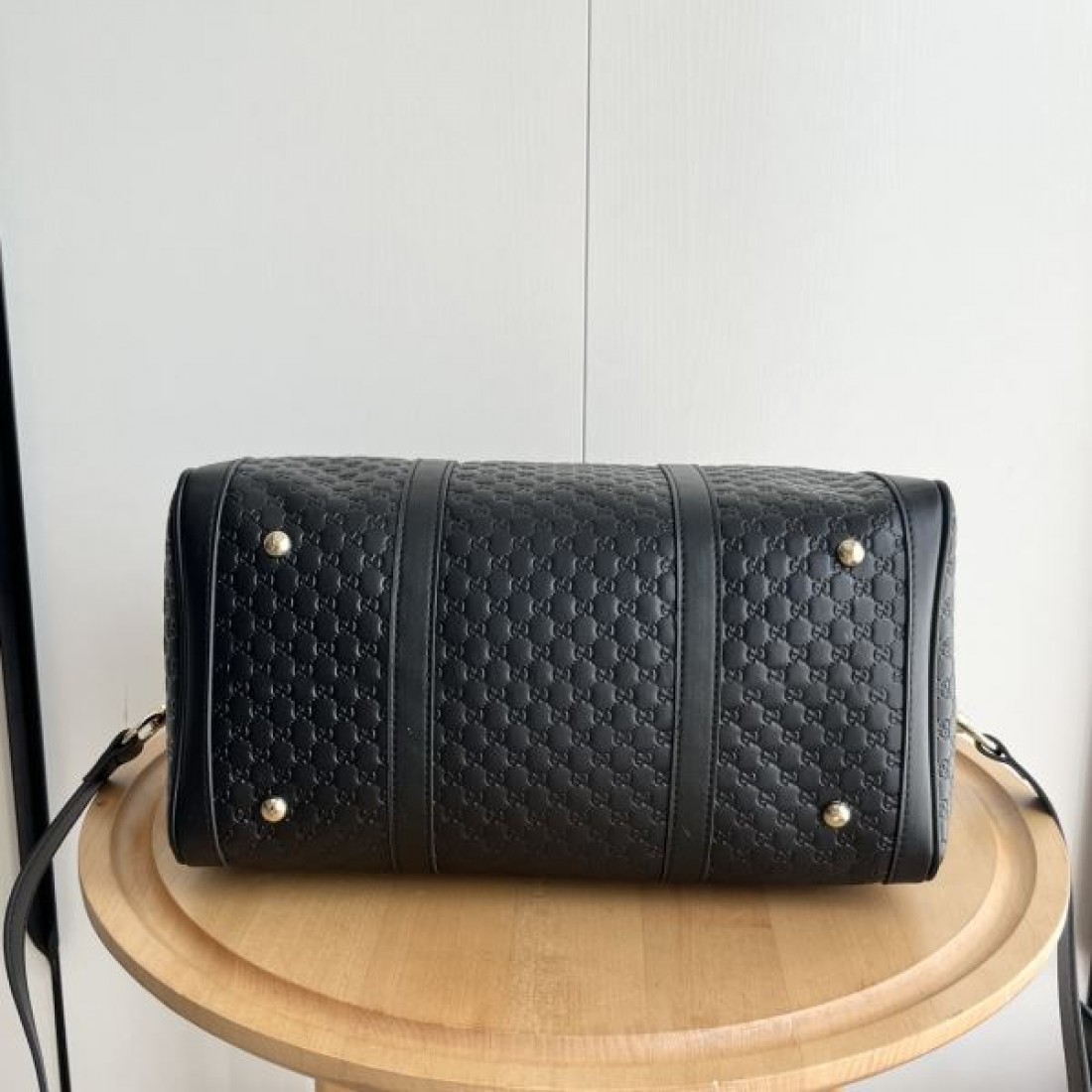 2WAYハンドバッグ ラウンドフォルム 大容量収納 GUCCI グッチ コピー バッグ ユニセックス対応 高見えカジュアル人気モデル