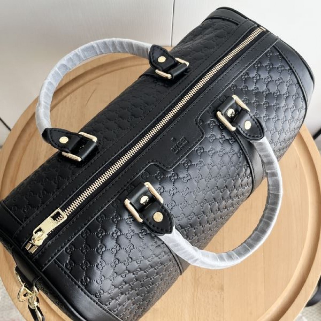 2WAYハンドバッグ ラウンドフォルム 大容量収納 GUCCI グッチ コピー バッグ ユニセックス対応 高見えカジュアル人気モデル