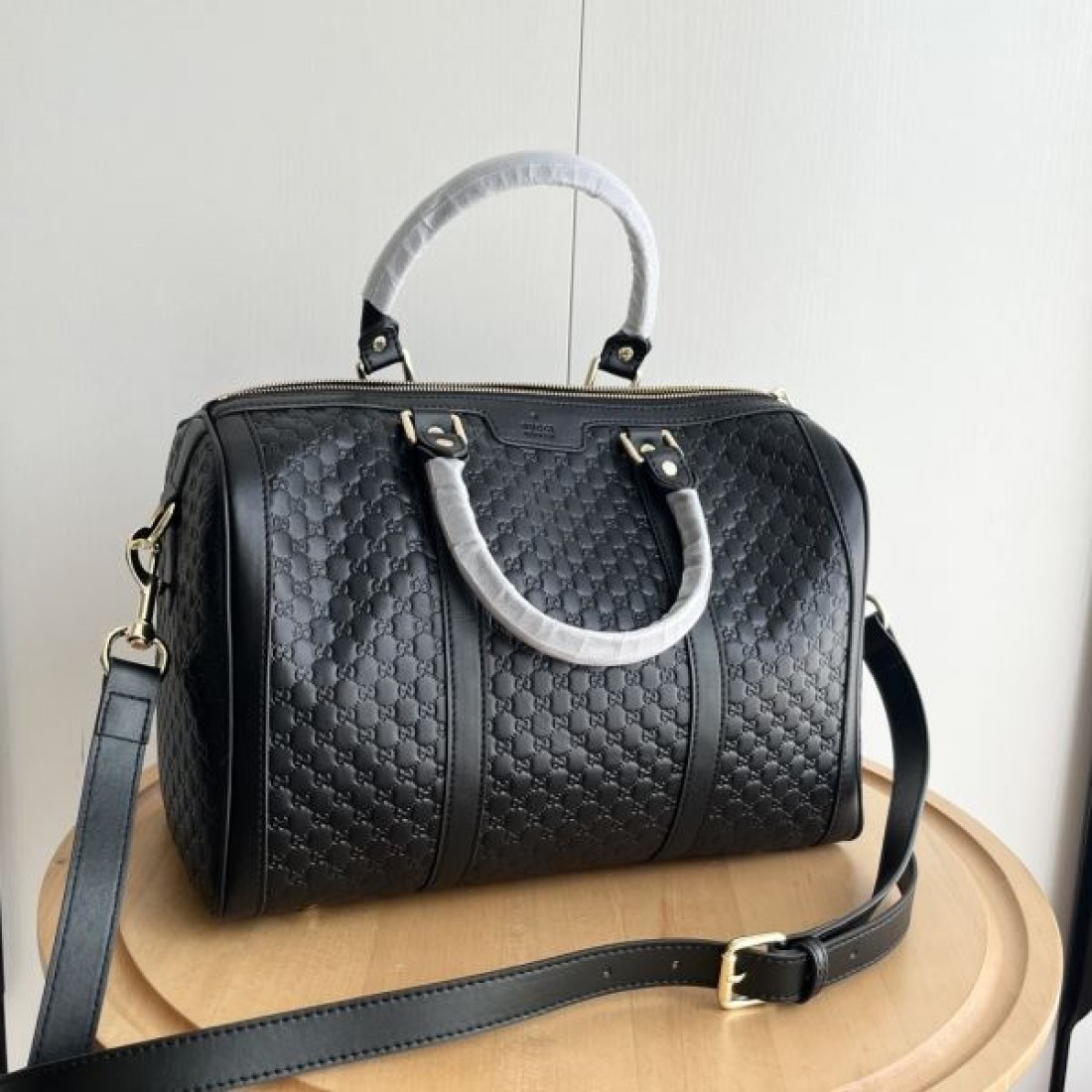 2WAYハンドバッグ ラウンドフォルム 大容量収納 GUCCI グッチ コピー バッグ ユニセックス対応 高見えカジュアル人気モデル