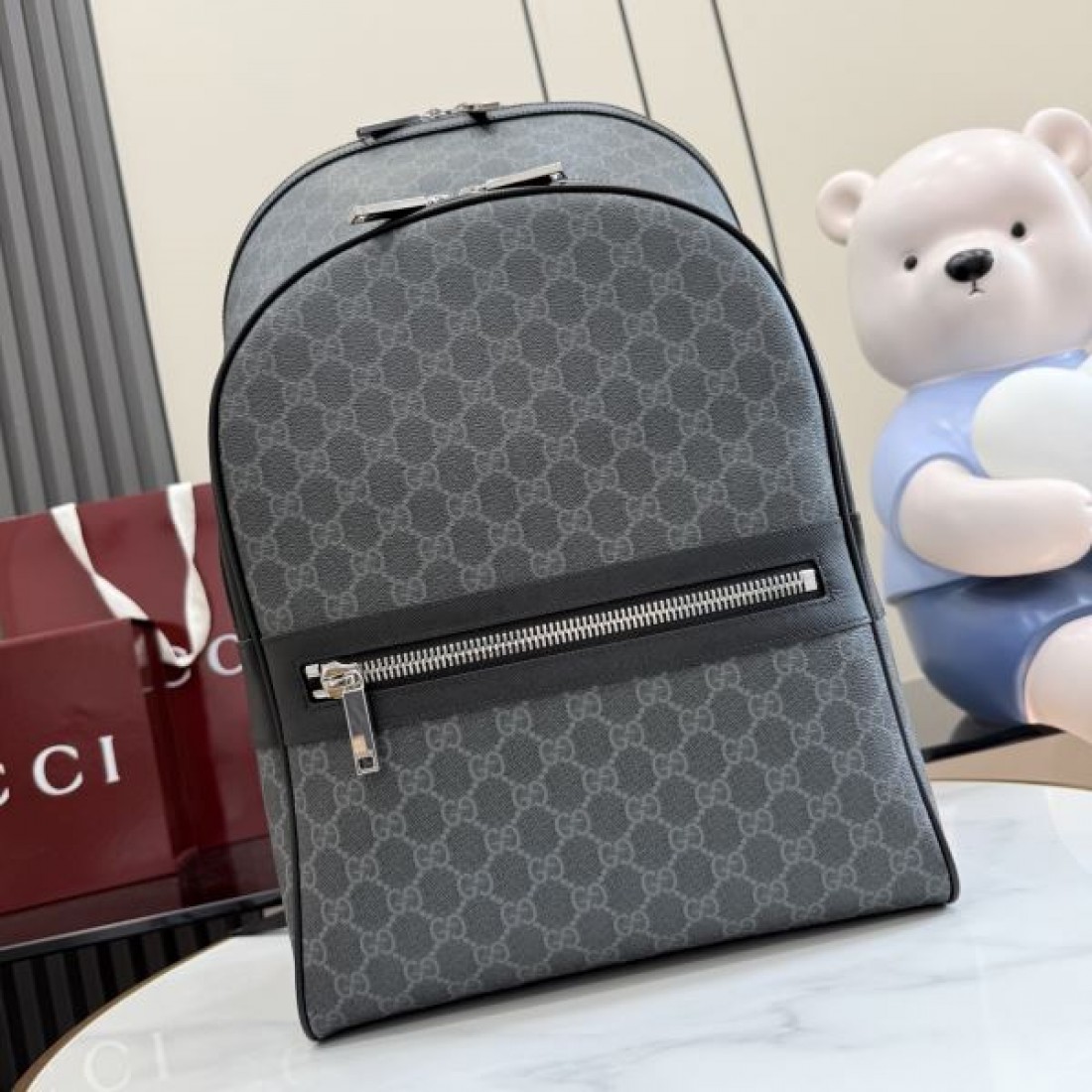 GGキャンバス リュックサック スクエアフォルム 軽量設計 GUCCI グッチ コピー リュック 休日お出かけ 注目アイテム