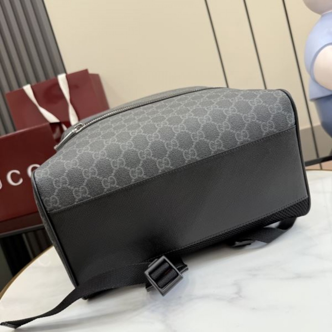 GGキャンバス リュックサック スクエアフォルム 軽量設計 GUCCI グッチ コピー リュック 休日お出かけ 注目アイテム