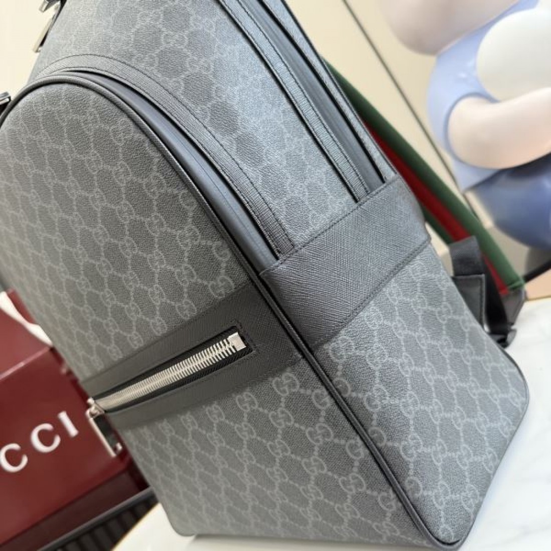 GGキャンバス リュックサック スクエアフォルム 軽量設計 GUCCI グッチ コピー リュック 休日お出かけ 注目アイテム