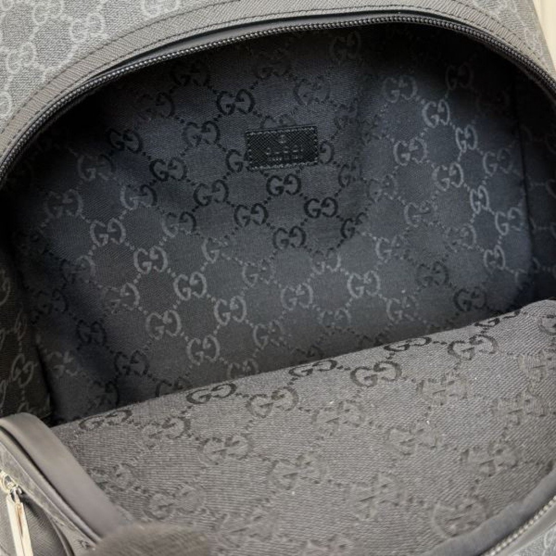 GGキャンバス リュックサック スクエアフォルム 軽量設計 GUCCI グッチ コピー リュック 休日お出かけ 注目アイテム