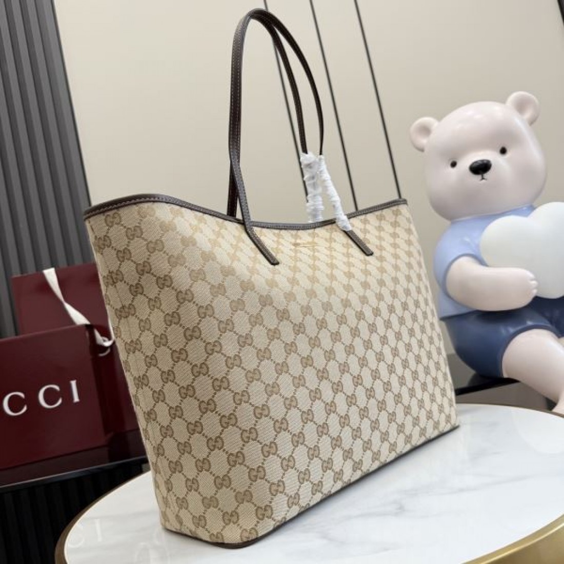 モノグラムトートバッグ ロングハンドル仕様 収納力抜群 GUCCI グッチ コピー トートバッグ ユニセックス おしゃれ普段使い