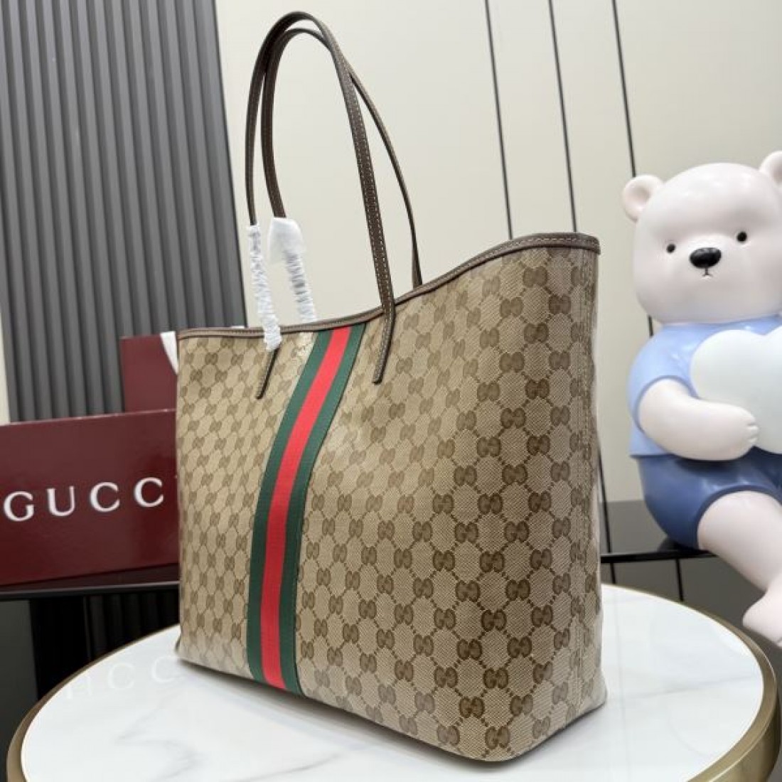 ショルダートート GGキャンバス ウェブストライプデザイン GUCCI グッチ コピー トートバッグ ユニセックス おしゃれ通勤 売れ筋モデル