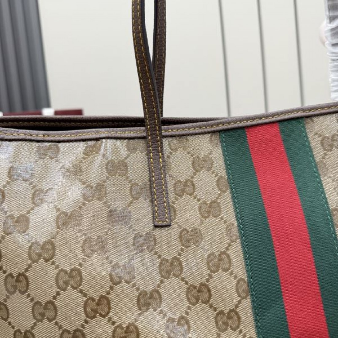 ショルダートート GGキャンバス ウェブストライプデザイン GUCCI グッチ コピー トートバッグ ユニセックス おしゃれ通勤 売れ筋モデル