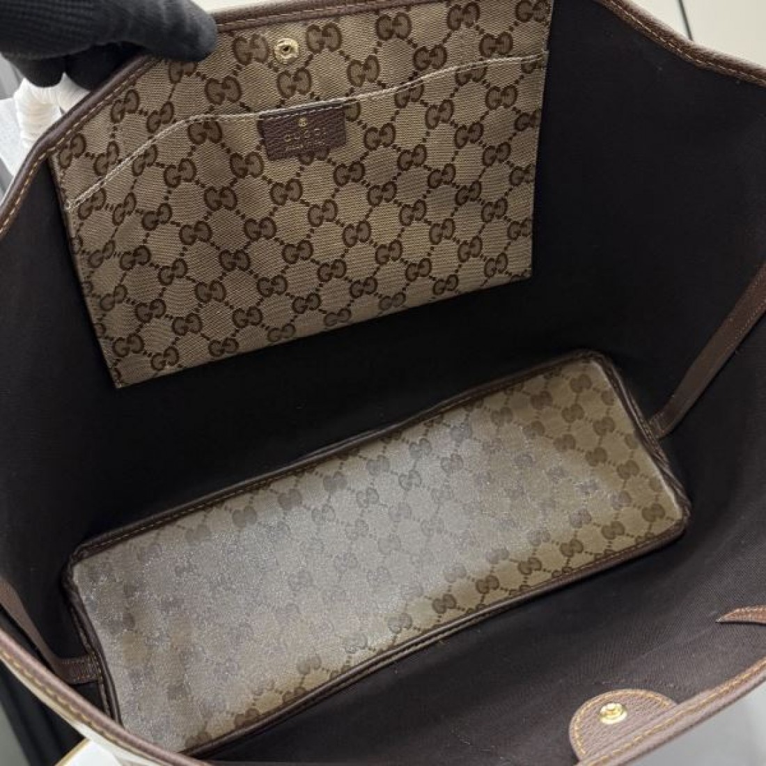 ショルダートート GGキャンバス ウェブストライプデザイン GUCCI グッチ コピー トートバッグ ユニセックス おしゃれ通勤 売れ筋モデル
