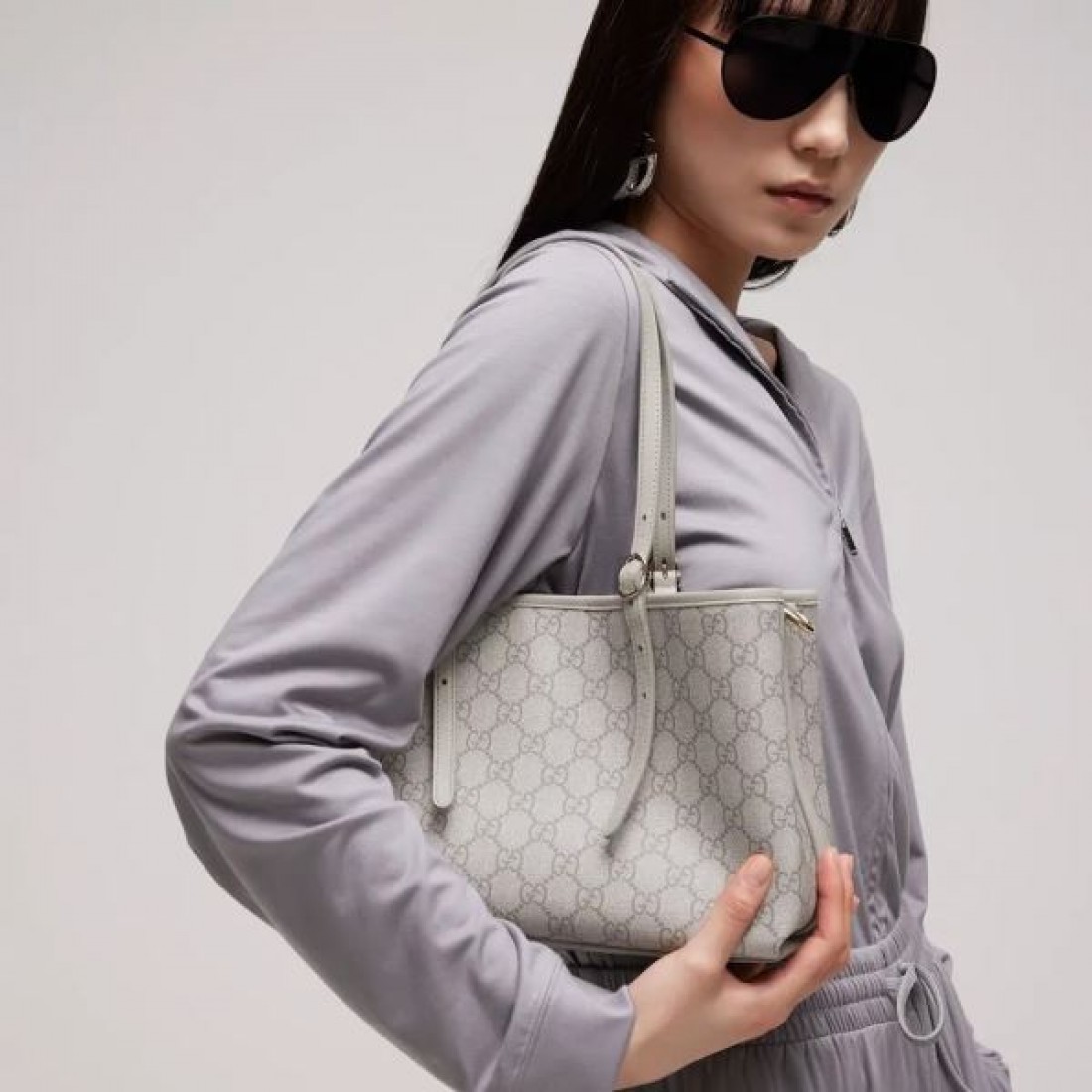 ショルダーバッグ GGキャンバス ロングハンドル付き GUCCI グッチ コピー バッグ 収納便利 きれいめコーデ 人気定番