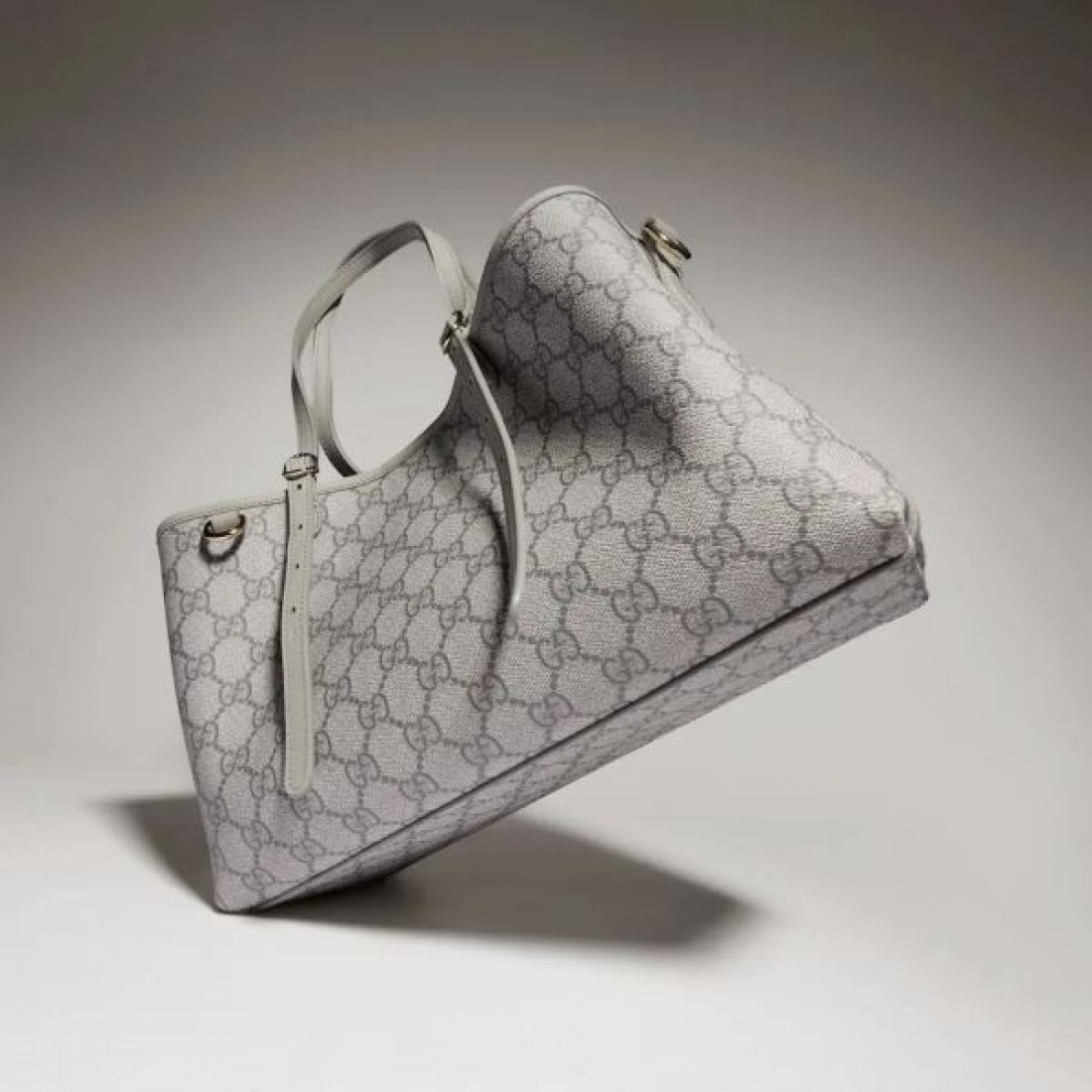 ショルダーバッグ GGキャンバス ロングハンドル付き GUCCI グッチ コピー バッグ 収納便利 きれいめコーデ 人気定番