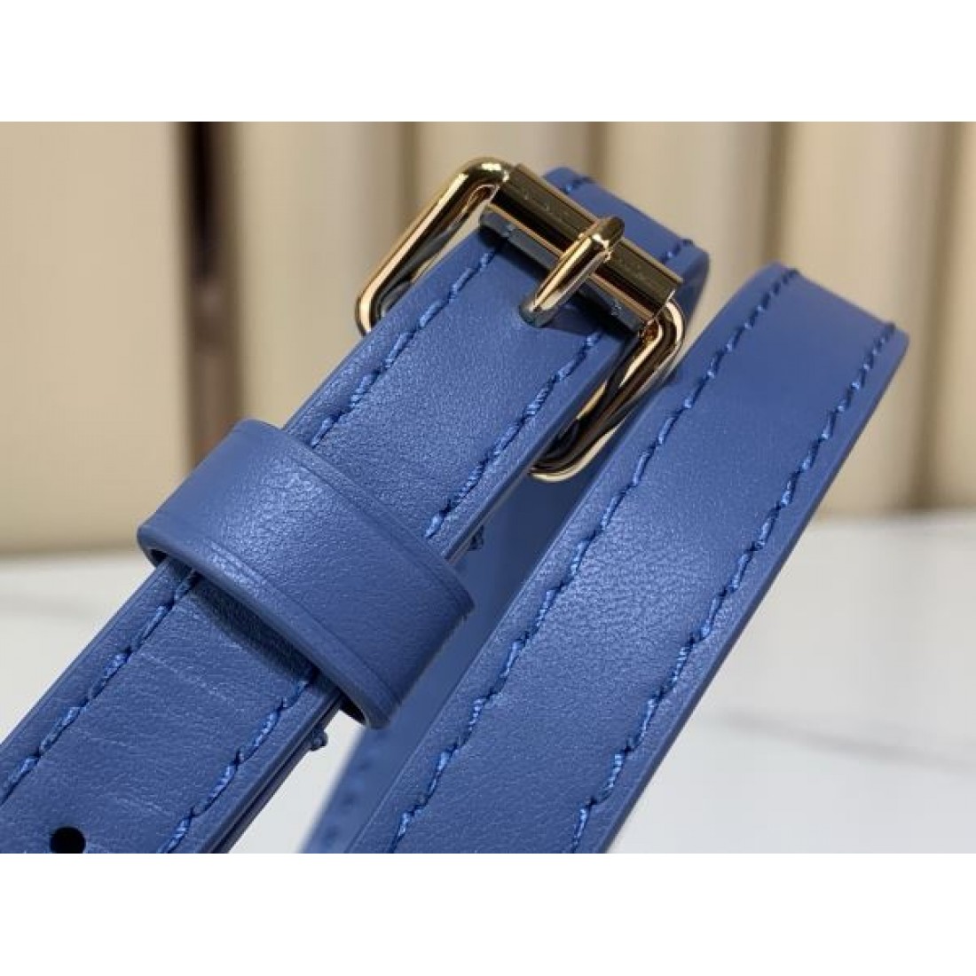 2026新作 ミニボストンバッグ エンボスモノグラム チェーン付き LOUIS VUITTON ルイヴィトン コピー バッグ 夏人気 おしゃれ2WAY