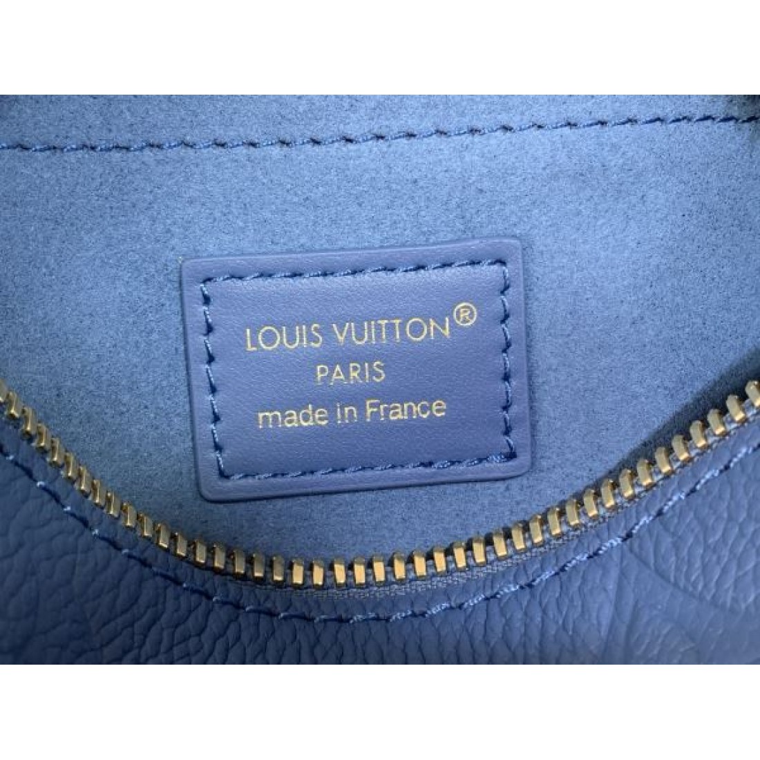 2026新作 ミニボストンバッグ エンボスモノグラム チェーン付き LOUIS VUITTON ルイヴィトン コピー バッグ 夏人気 おしゃれ2WAY