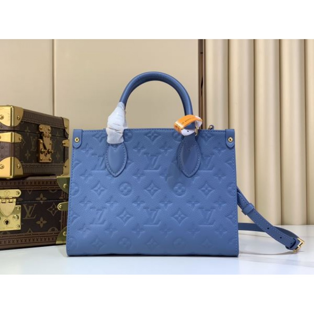 注目デザイン やわらかい印象のブルーカラー きれいめコーデに合う LOUIS VUITTON ルイヴィトン コピー バッグ 斜め掛け