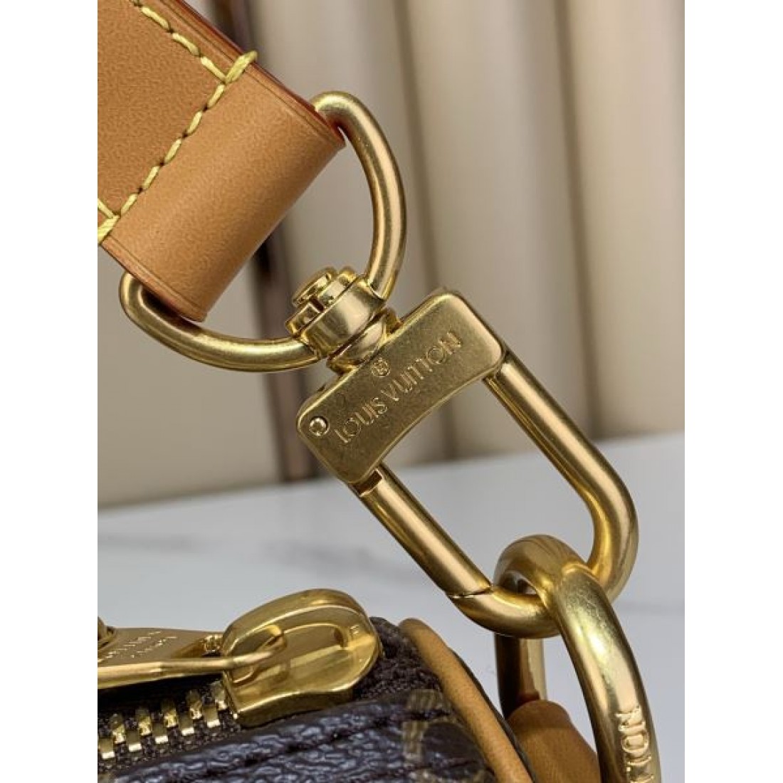 モノグラム ハンドバッグ レザー切替 斜め掛け対応 LOUIS VUITTON ルイヴィトン コピー バッグ デイリー使い 上品カジュアル