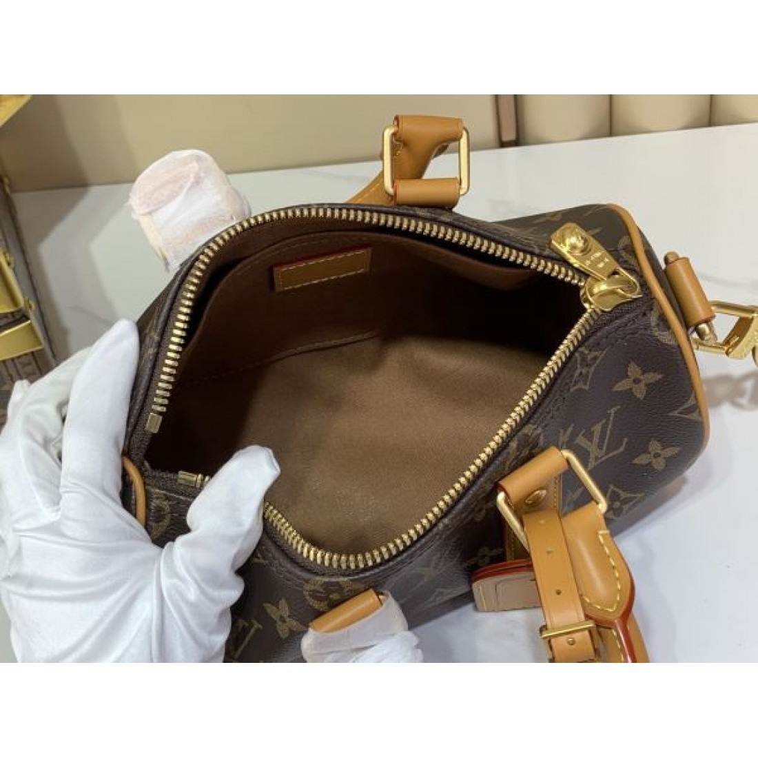 モノグラム ハンドバッグ レザー切替 斜め掛け対応 LOUIS VUITTON ルイヴィトン コピー バッグ デイリー使い 上品カジュアル