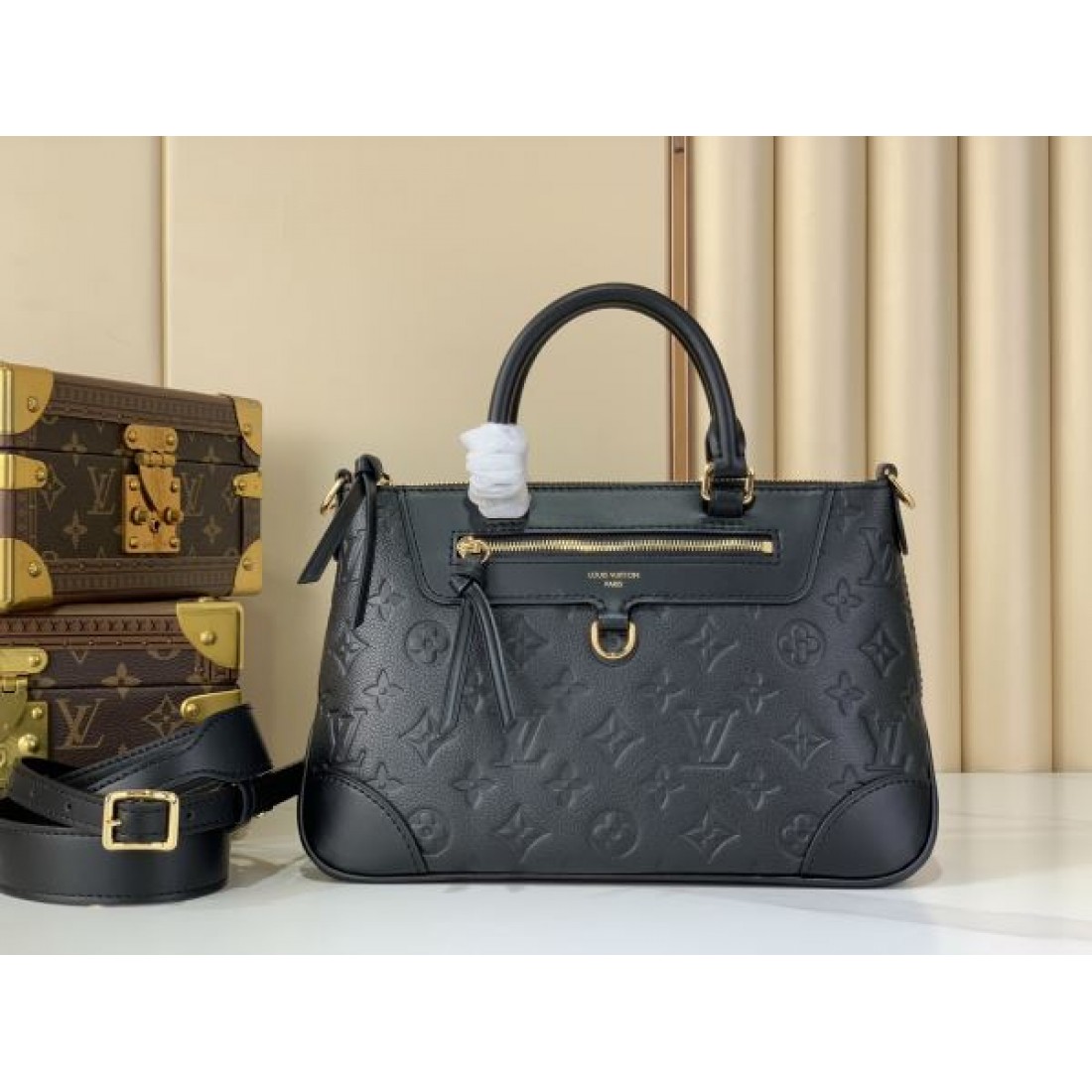 レザーハンドバッグ 斜め掛け対応 モノグラムエンボス LOUIS VUITTON ルイヴィトン コピー バッグ 上品デザイン 売れ筋