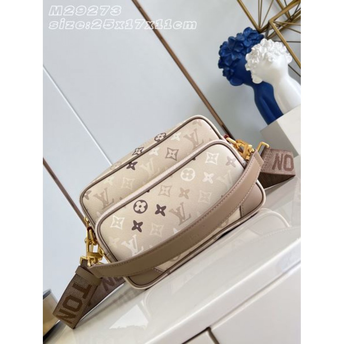 クロスボディバッグ モノグラム柄 ワイドストラップ LOUIS VUITTON ルイヴィトン コピー バッグ  街歩き対応 売れ筋アイテム