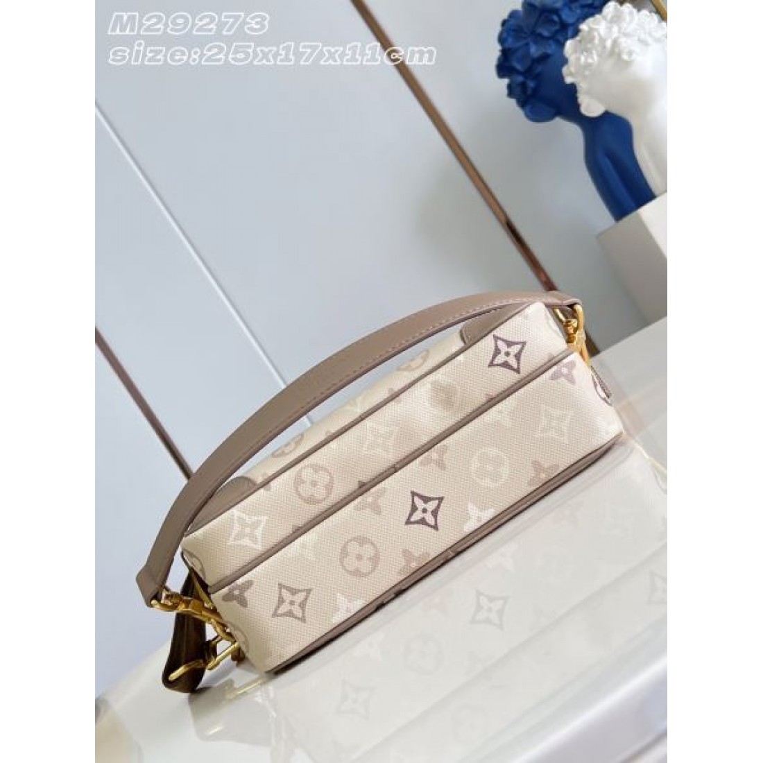 クロスボディバッグ モノグラム柄 ワイドストラップ LOUIS VUITTON ルイヴィトン コピー バッグ  街歩き対応 売れ筋アイテム