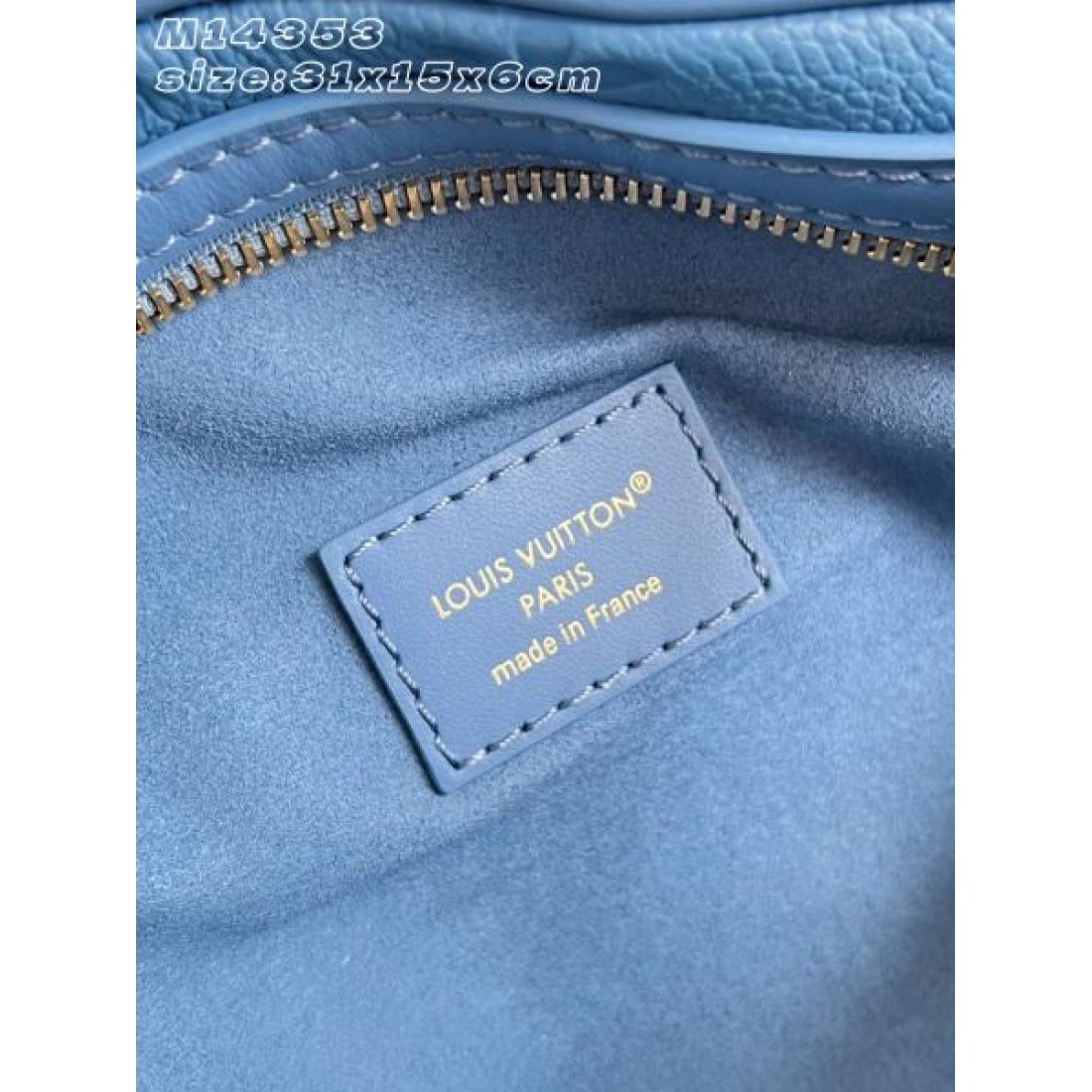 ボディバッグ ラウンドフォルム チェーン付き ファスナー開閉 LOUIS VUITTON ルイヴィトン コピー バッグ 街歩きコーデ 注目カラー
