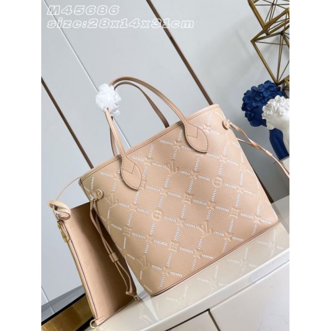 ポーチセットバッグ 肩掛け対応 収納力あり LOUIS VUITTON ルイヴィトン コピー バッグ お出かけ 通勤通学 再入荷アイテム