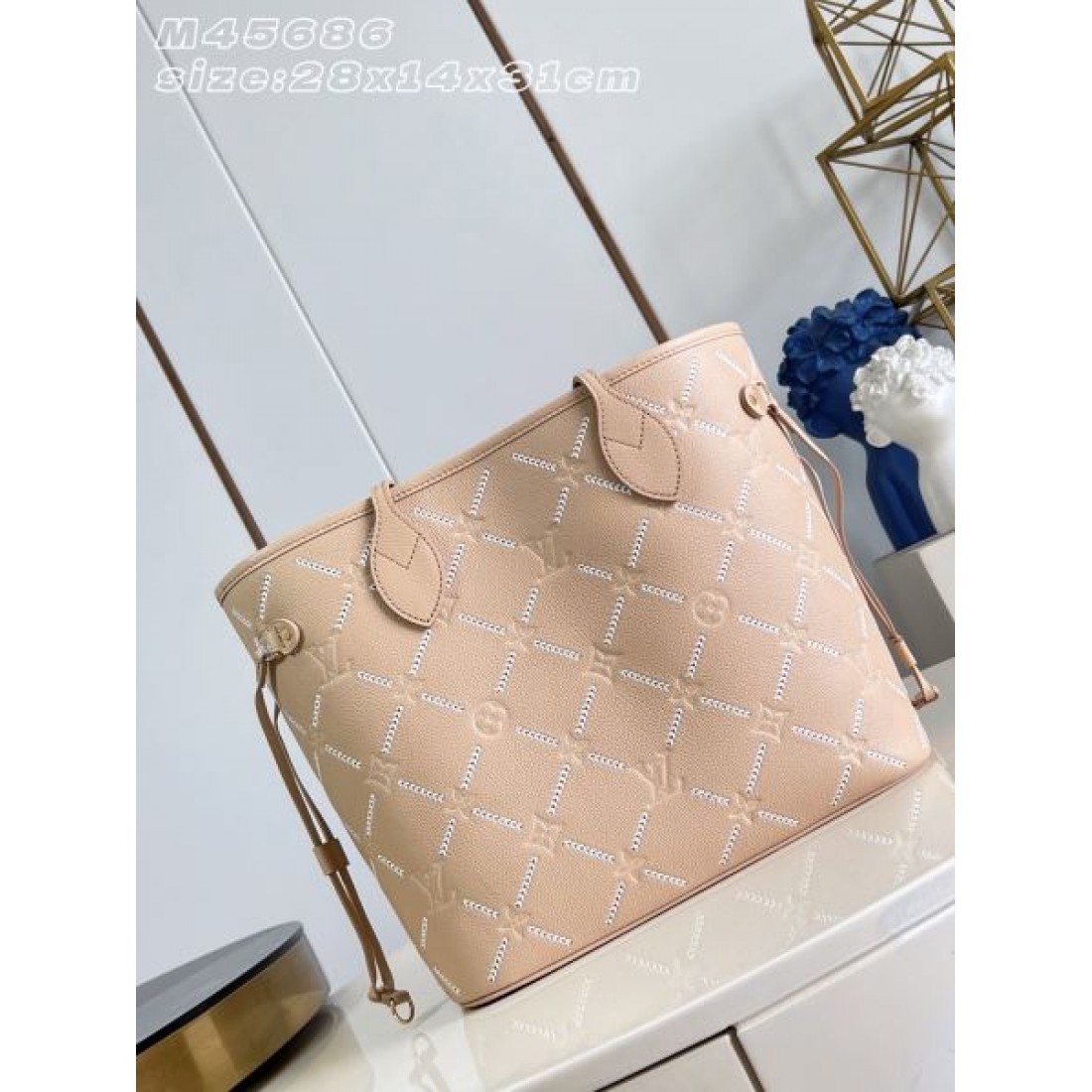 ポーチセットバッグ 肩掛け対応 収納力あり LOUIS VUITTON ルイヴィトン コピー バッグ お出かけ 通勤通学 再入荷アイテム