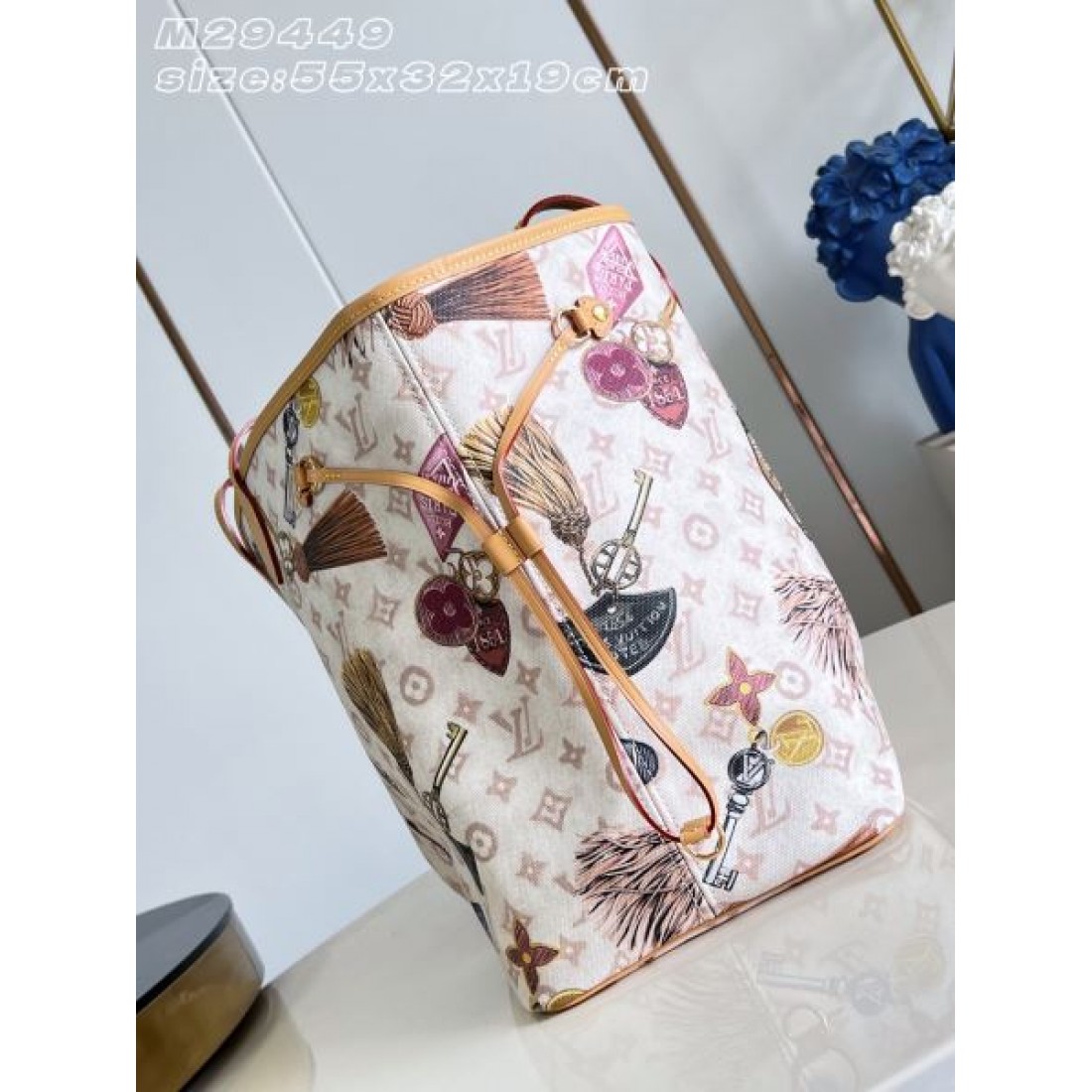ショルダートート チャーム柄デザイン A4収納対応 LOUIS VUITTON ルイヴィトン コピー トートバッグ デイリー使い 注目アイテム